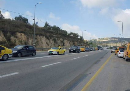 مطبات ارتجاجية على طريق نابلس ..حل يوقع الكثير في فخ حوادث السير!