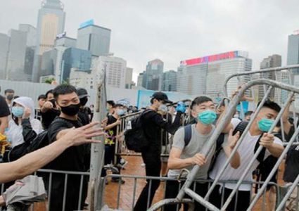 اعتقال محتجين على مشروع قانون تسليم المتهمين للصين