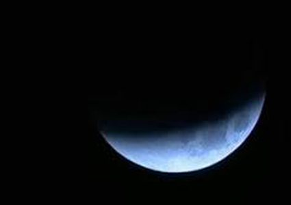 16 تموز... سماء فلسطين تشهد خسوفاً جزئياً للقمر