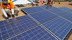 إطلاق المرحلة الأولى لتوليد الكهرباء من الطاقة الشمسية