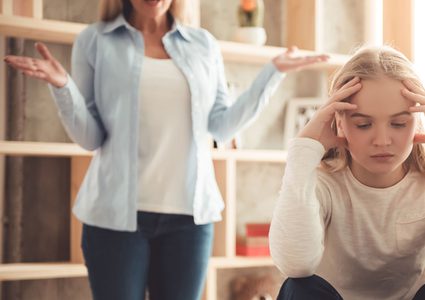 7 طرق للتعامل مع المراهق العنيد