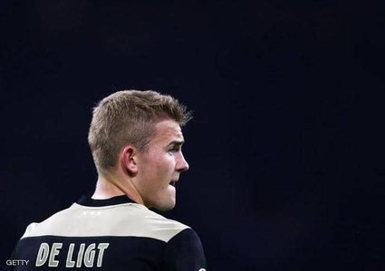 هذا هو سبب فشل برشلونة بالتعاقد مع الدولي الهولندي "دي ليخت"