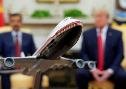 ترامب: سنوقع عقدًا ضخمًا مع الدوحة لبيعها طائرات "بوينغ"