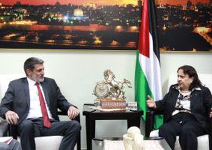 كيلة تطالب الصليب الأحمر بتسهيل زيارة الطواقم الطبية للأسرى