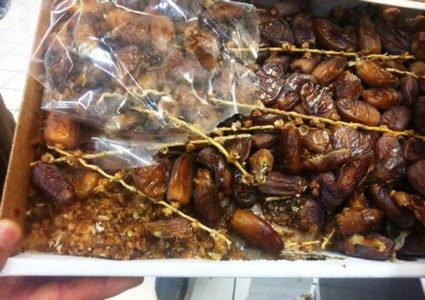ضبط تمور منتهية الصلاحية في الخليل