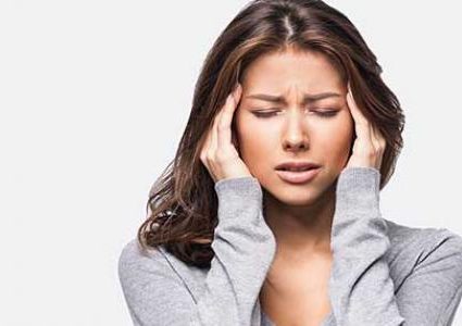 طرق علاج صداع الرأس بالماء والمسكنات