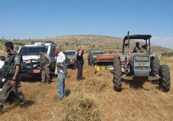 الاحتلال يستولي على سيارة وجرار لجمع النفايات شرق نابلس