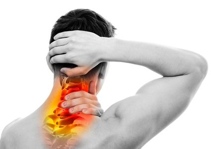 ثلاث خطوات تساعدك على تخفيف آلام الرقبة