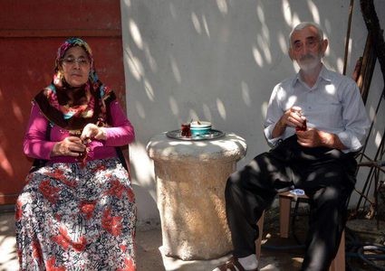 أغرب طاولة قهوة في العالم