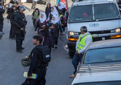 بلدية الاحتلال تخالف عشرات المواطنين في مخيم شعفاط