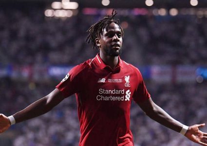 "قاهر برشلونة" يمدد عقده مع ليفربول لأمد طويل