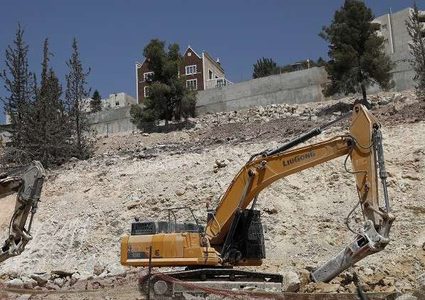 الاحتلال يخطر بهدم منزل في إذنا غرب الخليل