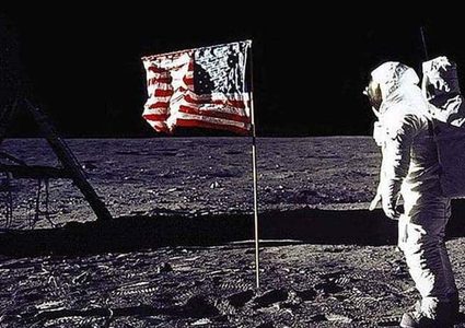 هل لوثت "أبولو 11" الأرض بـ"جراثيم القمر"؟