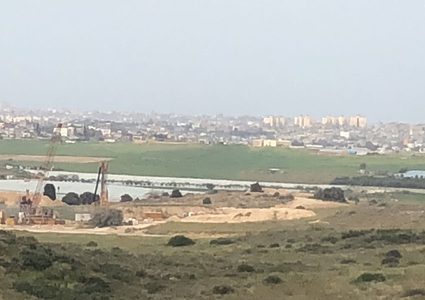 الاحتلال يضع آليات هندسية لاكتشاف الانفاق بالقرب من قطاع غزة