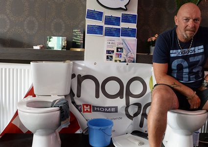 بلجيكي يجلس على مرحاض خمسة أيام لهذا السبب !