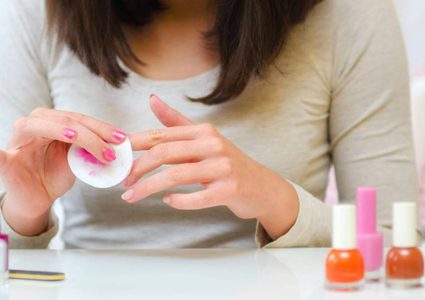 لا تحبين استخدام مزيل طلاء الأظافر؟