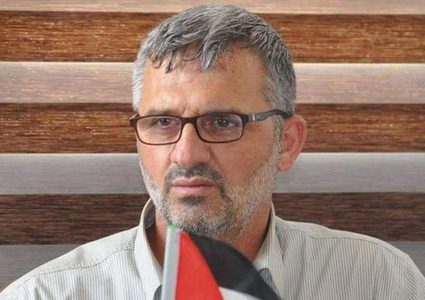 قضية محمد نصار "المقطوع راتبه" من قبل "حماس" تتفاعل بالشارع