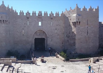 "مستعربون" يعتقلون شابا في محيط باب العامود