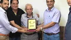 "المكتب الحركي للصحفيين" شمال غزة يكرم الإعلامي طلعت أبو زعنونة