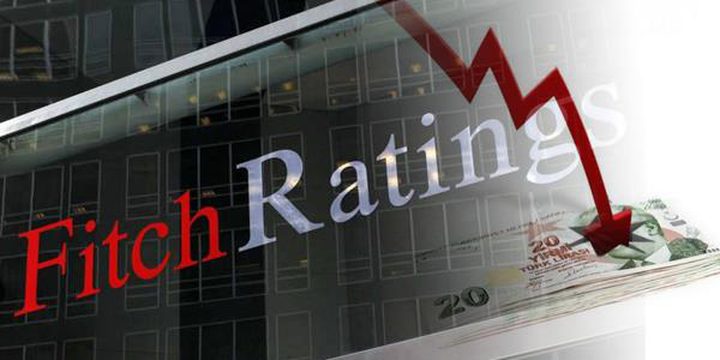 فيتش تخفّض تصنيف تركيا الائتماني