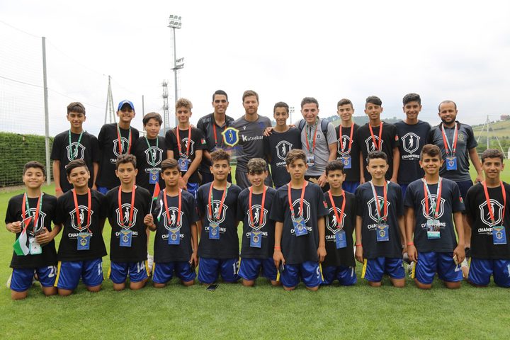 نجم ريال مدريد يستقبل بعثة 'تشامبيونز' الفلسطينية