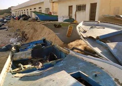 الاحتلال يسلم قوارب وحسكات للصيادين غداً عبر معبر بيت حانون