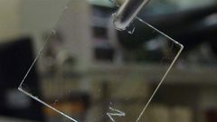 تطوير قطعة زجاج مزودة بذكاء اصطناعي للتعرف على الأرقام