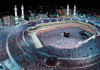 هندية تضع أول مولود في حج هذا العام..وتطلق عليه اسم"أحمد المدينة"