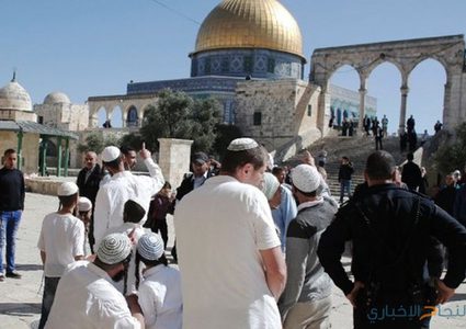 مستوطنون يقتحمون الاقصى بحماية قوات الاحتلال