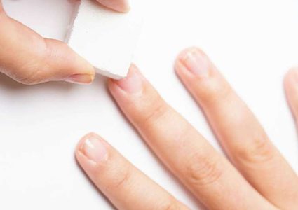 نصائح الخبراء للحفاظ على أظافر صحّية