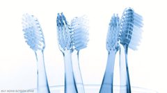 متى يجب تبديل فرشاة الأسنان؟