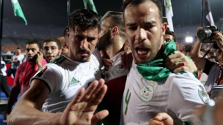 مصر ترحل مشجعين جزائريين بعد مباراة نصف نهائي أمم أفريقيا