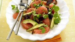 سلطة الليمون الهندي والأفوكادو والشمندر