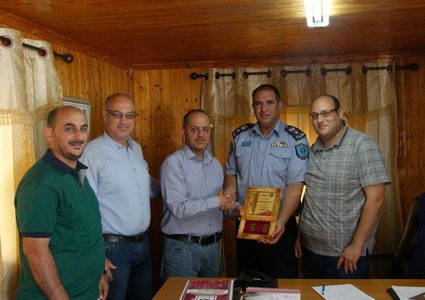 نقابة الصحفيين تكرم مدير العلاقات العامة والإعلام في شرطة نابلس
