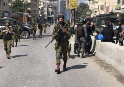 الاحتلال يعتقل مواطنة من مخيم شعفاط