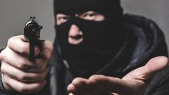 أمريكا.. 60 مراهقًا يقتحمون صيدلية ويسرقونها