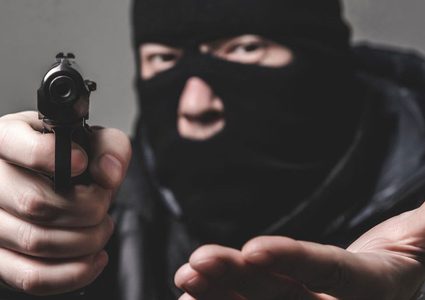 أمريكا.. 60 مراهقًا يقتحمون صيدلية ويسرقونها