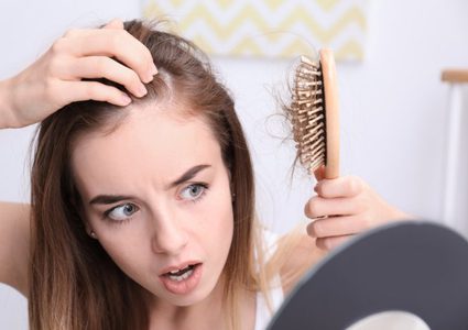 نصائح غذائية للتحكم بتساقط الشعر في فصل الصيف