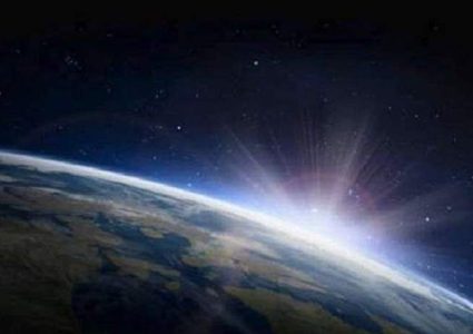 البحث عن أصل الأرض تحت سطح القمر!