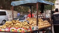 بلدية خانيونس تمنع الباعة المتجولين من استخدام مكبرات الصوت