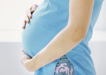 3 أنواع فواكه ضارة اثناء الحمل