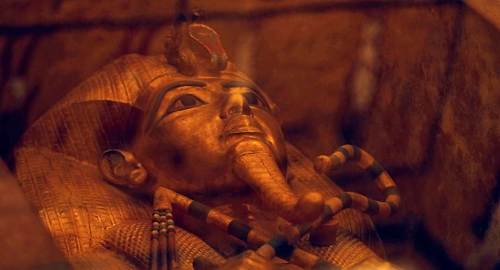 مصر.. ترميم تابوت الملك توت عنخ آمون لأول مرة منذ قرن