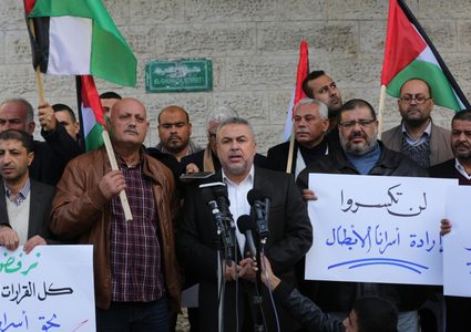 عزة تتضامن مع الشهيد طقاطقة ودعوات لإنقاذ الأسرى