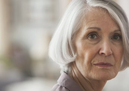 دراسة: النساء أكثر عرضة للإصابة بـ"الزهايمر"