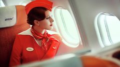 مضيفات الطيران يكشفن أسرارا مخيفة بداخل الطائرات