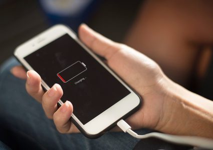 خدعة شحن عبقرية يقدمها تحديث "أيفون" الجديد!