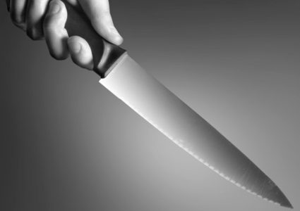 تعرض عناصر من الشرطة الإسبانية لهجوم بسلاح أبيض