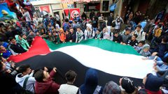 الاحتجاجات في مخيمات اللاجئين بلبنان تتواصل ضد قرار وزير العمل