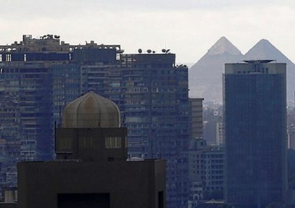 مصر تحذر مواطنيها من عدم الالتزام بجهة عملهم في قطر