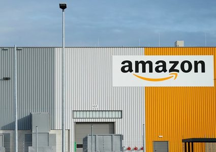 عمال شركة "أمازون" يحتجّون: "لسنا رجالا آليين"